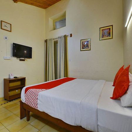 Oyo 12402 Mushkil Aasan Hotel Mount Abu Exterior photo