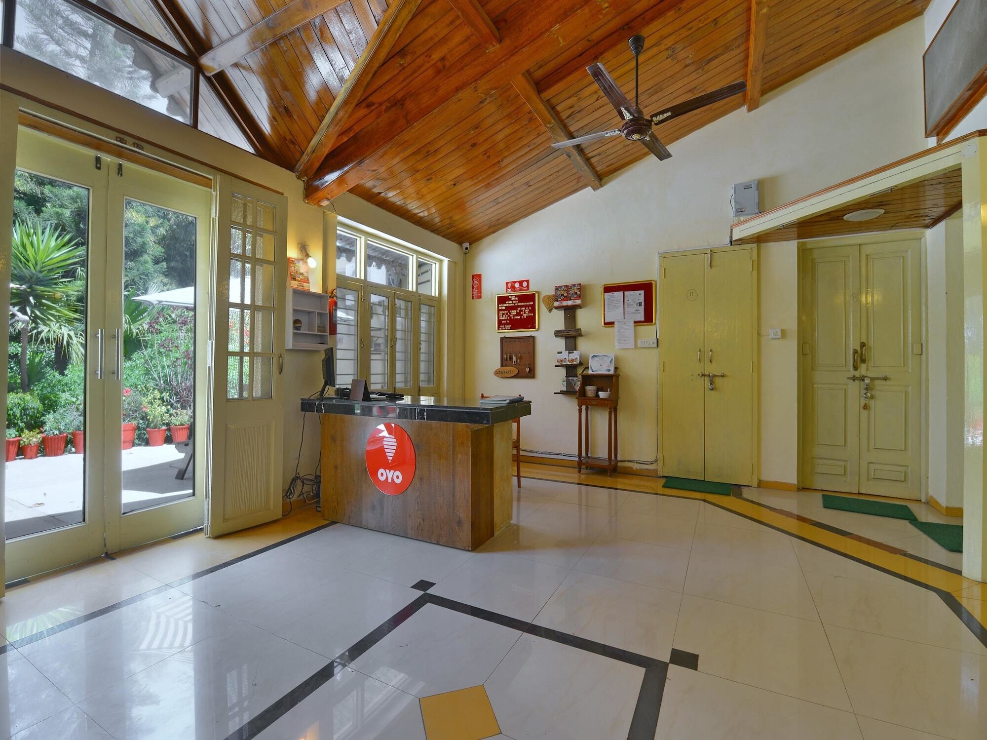 Oyo 12402 Mushkil Aasan Hotel Mount Abu Exterior photo